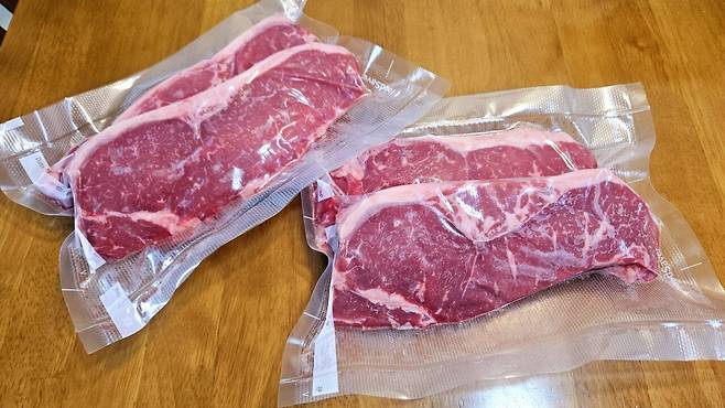 20250517_180202.jpg 저녁 코스트코 통 채끝등심 손질해서 냠냠