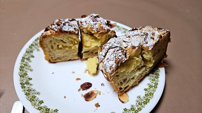 20250518_224623.jpg 저녁 코스트코 통 채끝등심 손질해서 냠냠