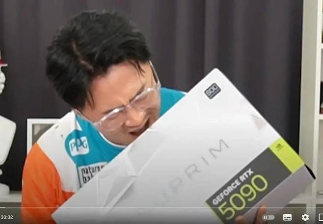 e5f57a72248d3025a1a60a0171663b0af05a4f51_20250519105359.webp.ren.jpg 데프콘 새 컴퓨터 사양 가격