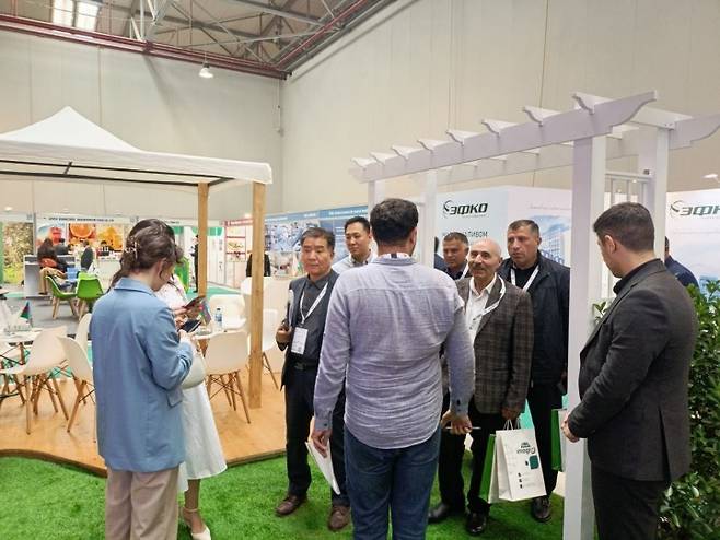 농림축산식품부와 코트라는 지난 카자흐스탄과 아제르바이잔에서 올해 첫 '케이(K)-스마트팜 로드쇼'를 개최했다. 2025.5.18. (사진=농림축산식품부)