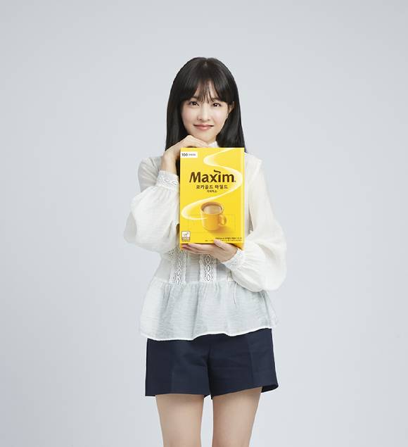 동서식품 맥심 모카골드모델 배우 박보영. [사진=동서식품]