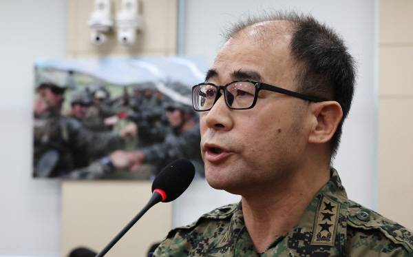 곽종근 전 특수전사령관이 국회에서 열린 ‘윤석열 정부의 비상계엄 선포를 통한 내란 혐의 진상규명 국정조사 특별위원회’ 청문회에 출석해 의원 질의에 답하고 있다. 연합뉴스