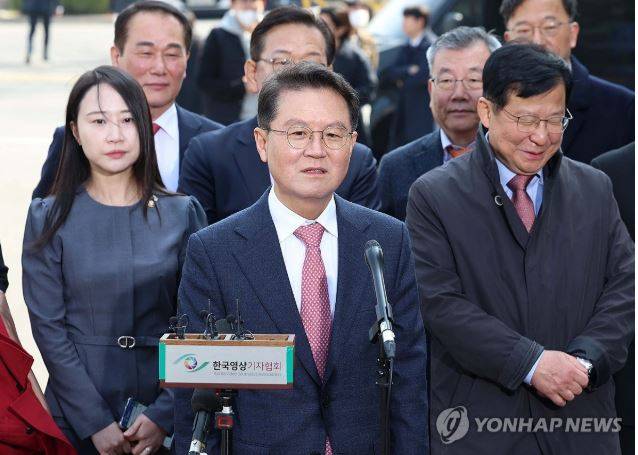 윤석열 전 대통령 측 대리인단 윤갑근 변호사. 연합뉴스&nbsp;