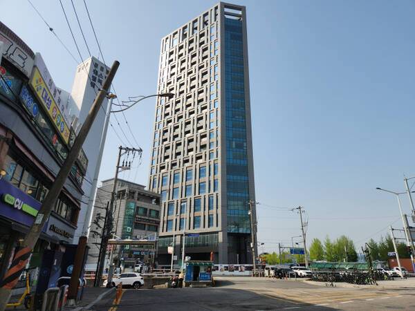 19일 오전 인천 부평구 갈산동 부평관광호텔 전경. 인천 부평구는 구립 갈산도서관을 이 관광호텔 4층으로 옮길 예정이다. 황남건기자