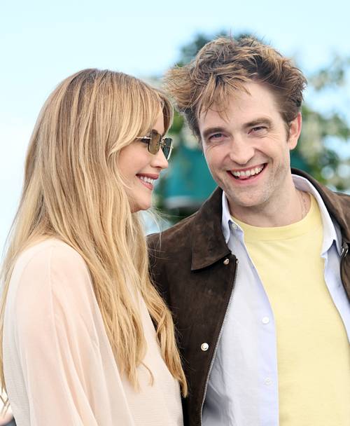 18일(현지시간) 칸영화제 기자들과 만난 제니퍼 로렌스와 로버트 패틴슨. 두 사람은 현실에서 충돌하기 마련인 부부의 모습을 담아냈습니다. [UPI·연합뉴스]