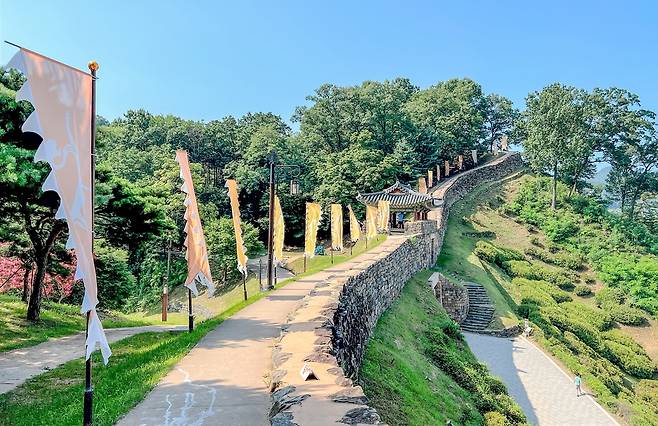 공주 공산성 성곽길