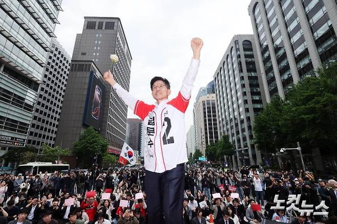 황진환 기자