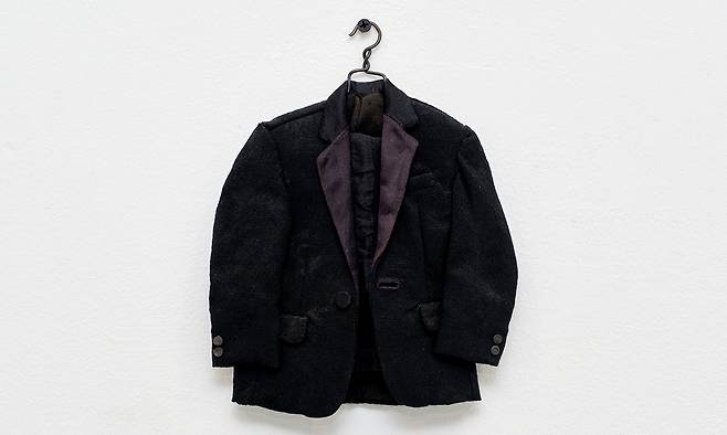 찰스 레드레이 ‘정장’