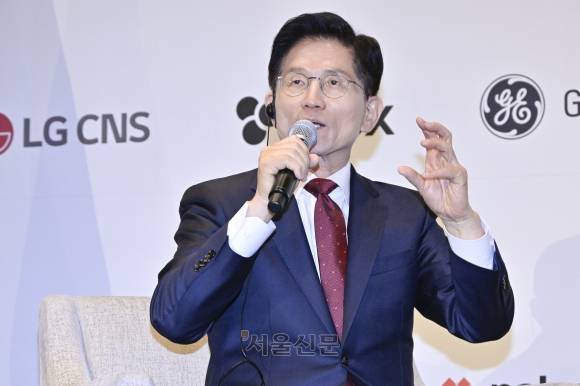 김문수 국민의힘 대선후보가 19일 서울 종로구 포시즌스호텔에서 열린 주한미국상공회의소(암참) 간담회 대담애서 발언하고 있다. 2025.5.19 안주영 전문기자