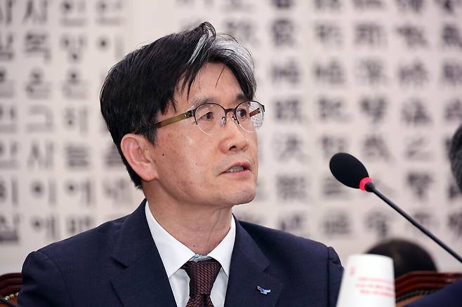 오동운&nbsp;고위공직자범죄수사처장이 3월19일 서울 여의도 국회에서 열린 법제사법위원회 전체회의에서 질의에 답변하고 있다. ⓒ연합뉴스