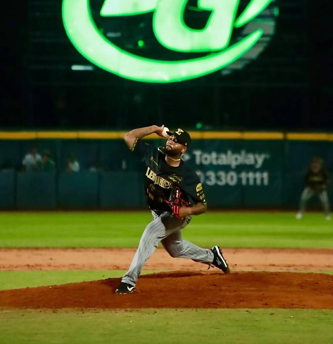 ▲ 알칸타라는 오는 25일(일) 새벽 입국한 뒤 고척스카이돔으로 이동해 선수단과 상견례를 가진 후 가볍게 팀 훈련을 소화할 예정이다. ⓒ키움히어로즈