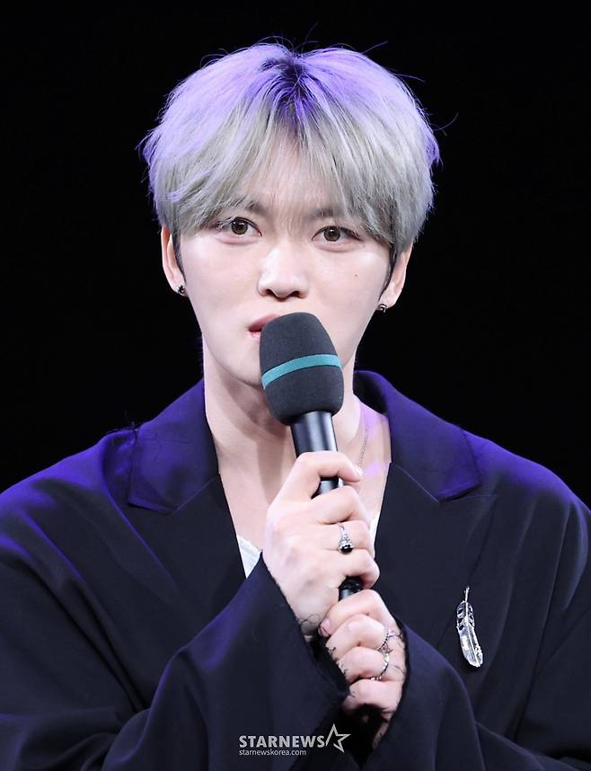 (서울=뉴스1) 박지혜 기자 = 김재중이 19일 오후 서울 상암동 MBC 골든마우스홀에서 열린 EP '뷰티 인 카오스'(Beauty in Chaos) 발매 기념 기자간담회에서 인사말을 하고 있다. 2025.5.19/뉴스1  Copyright (C) 뉴스1. All rights reserved. 무단 전재 및 재배포,  AI학습 이용 금지. /사진=(서울=뉴스1) 박지혜 기자