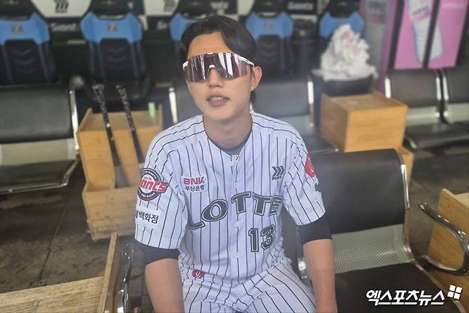 롯데 자이언츠 내야수 전민재가 18일 부산 사직야구장에서 열린 2025 신한 SOL Bank KBO리그 삼성 라이온즈와의 팀 간 6차전에 5번타자 겸 유격수로 선발출전, 4타수 1안타 1홈런 3타점 1득점을 기록하며 팀 승리를 이끌었다. 사진 엑스포츠뉴스