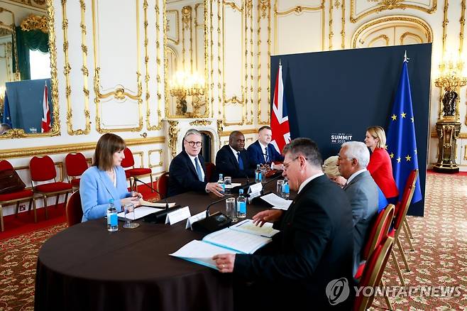마주 앉은 EU-영국 [EPA 연합뉴스 재판매 및 DB 금지]