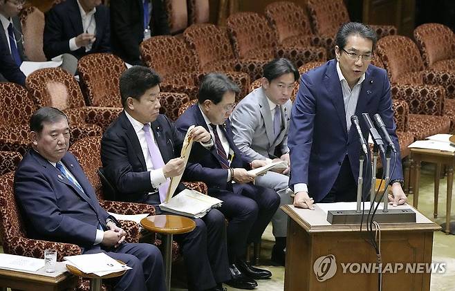 국회서 발언하는 에토 다쿠 일본 농림수산상 (도쿄 교도=연합뉴스) 에토 다쿠 일본 농림수산상이 19일 참의원(상원) 예산위원회에서 의원 질의에 답변하고 있다. 2025.5.19 photo@yna.co.kr