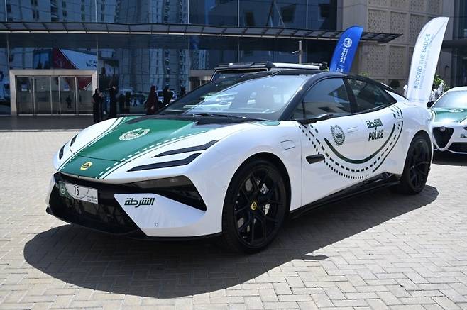 로터스가 엘레트라R에 이어 에메야S까지 두바이 경찰차로 지원한다. 사진=로터스 코리아