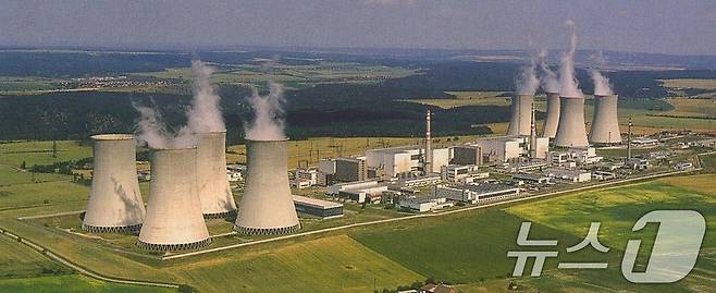 한국수력원자력이 '24조 원' 규모의 체코 신규 원전 건설사업을 수주하는데 성공했다. 원전 수출로는 사상 최대이자 2009년 아랍에미리트(UAE) 바라카 원전 수주 이후 15년 만에 이룬 쾌거다. 사진은 체코 신규원전 예정부지 두코바니 전경.(대우건설 제공) 2024.7.17/뉴스1 ⓒ News1 민경석 기자