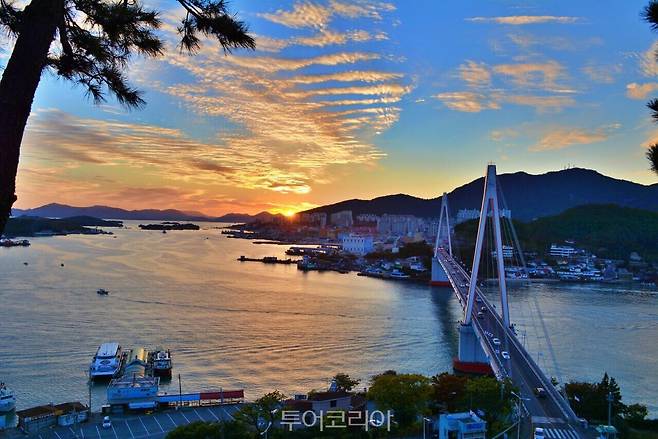 여수 돌산에서 바라본 낙조/사진-투어코리아
