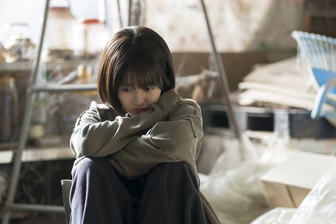미지인 척하는 미래. 사진제공=tvN 