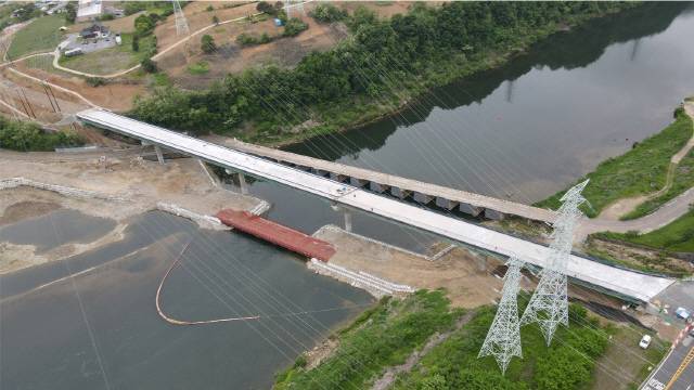 ▲ 5월 현재  80% 공정을 보이고 있는 영월읍 정양산성교 가설 현장