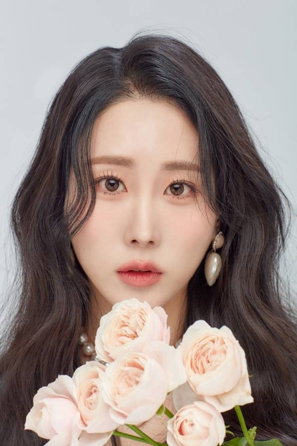 가수 김의영이 새로운 소속사에서 5월 20일 낮 12시 4번째 싱글앨범 ‘스타트롯 파트1(STARTrot PART.1’)’으로 컴백한다.