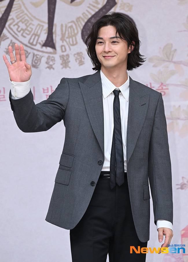 한때 주말극 황태자에서 OTT 장르물, 지상파 주말극 주연으로 활약중인 김지훈(뉴스엔DB)