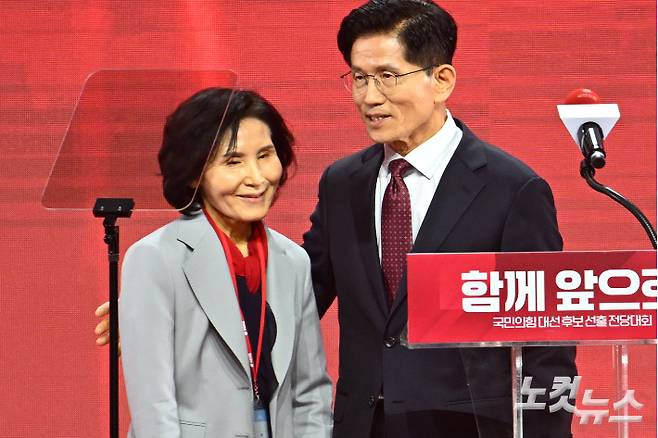 국민의힘 김문수 대선 후보와 부인 설난영 여사. 윤창원 기자