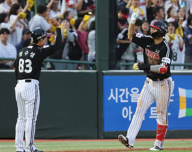 만루홈런의 주인공 LG 송찬의. 연합뉴스