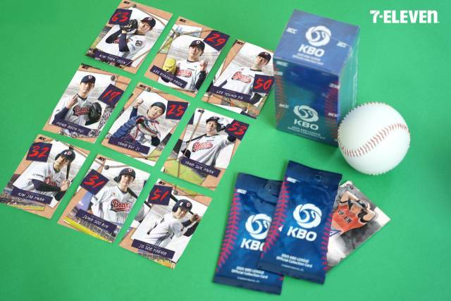 세븐일레븐이 올해 22일부터 출시하는 이슈템 KBO 야구카드의 2025년 버전 ‘2025 KBO 프로야구 콜렉션 카드’ 사진 제공=세븐일레븐