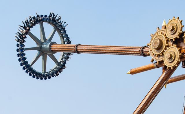 '자이언트 스윙'. 롯데월드 부산 홈페이지