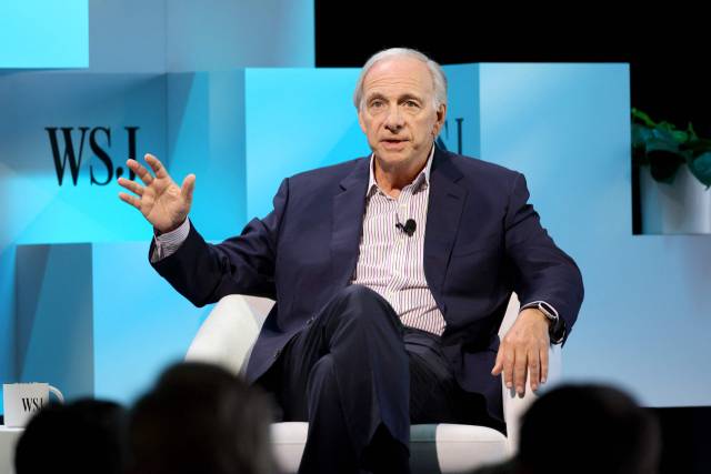 ‘헤지펀드의 대부’ 레이 달리오 브리지워터어소시에이츠의 창립자가 지난해 5월 미국 뉴욕에서 열린 ‘퓨처오브에브리싱’ 행사에서 발언하고 있다. AFP연합뉴스