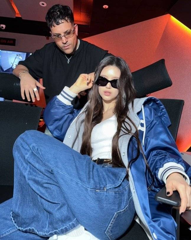 뉴진스 다니엘과 이모셔널 오렌지스 멤버 아자드.  (이모셔널 오렌지스 공식 계정)