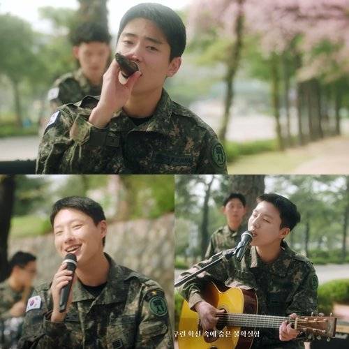 ‘역주행 신화’의 주역 우즈, NCT 재현, 유승우가 함께 부른 이무진의 ‘청춘만화’가 유튜브 공개 2주 만에 100만뷰를 돌파하며 화제를 모으고 있다. 사진제공 | 대한민국 육군 [ROK ARMY]