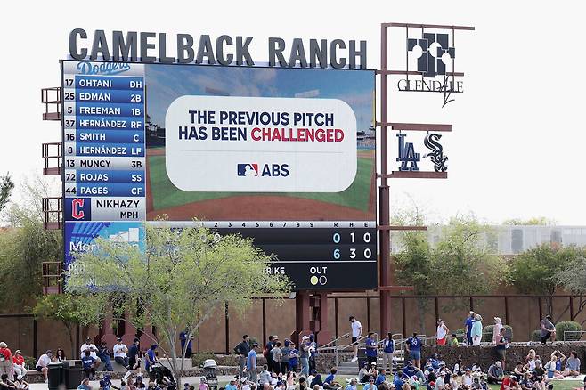 미국 마이너리그 경기에서 ABS를 통한 심판 판정 판독이 진행되고 있다. 게티이미지