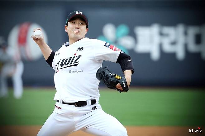 ▲ 5.1이닝 1실점으로 기대 이상의 피칭을 하며 위기의 팀을 구한 조이현 ⓒkt위즈