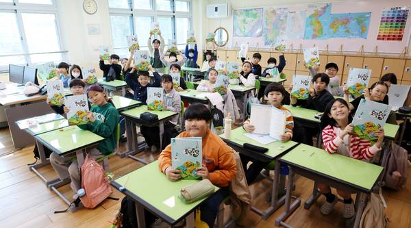 유창성 프로젝트에 참여하는 인천서면초 4학년 2반 학생들. / 인천시교육청 제공
