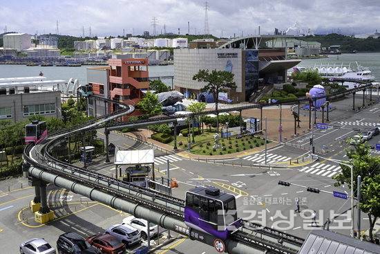 ▲ 울산 남구의 관광명소인 장생포 고래문화특구의 누적 방문객이 1400만명을 돌파했다. 사진은 장생포 고래문화특구.