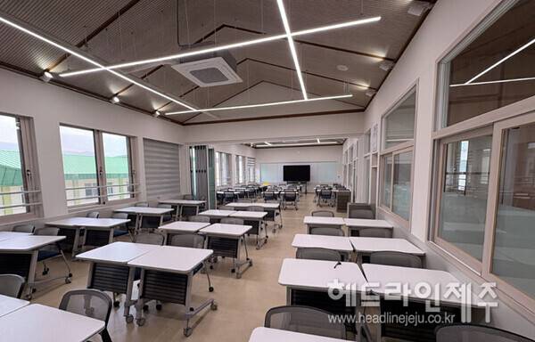 그린스마트스쿨 사업으로 준공된 제주여자상업고등학교 다목적실.( 사진=제주도교육청)