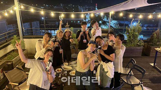 충남 공주시 중학동 제민천 마을에서 ‘타운 마이스’ 프로그램을 통해 열린 소규모 단체 행사 (사진=퍼즐랩 제공)