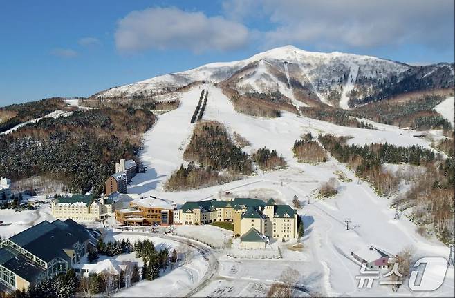 스키를 즐길 수 있는 일본 클럽메드 토마무 전경.(클럽메드 제공)