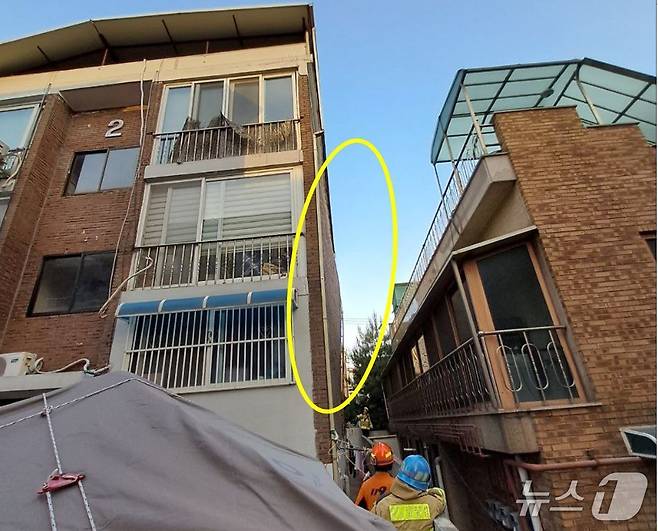 A 다세대주택 외벽이 부푼 모습. (경기도소방재난본부 제공. 재판매 및 DB 금지) 2025.5.21/뉴스1