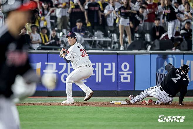 롯데 자이언츠는 21일 부산 사직구장에서 열린 2025 KBO리그 홈 경기에서 LG 트윈스와 7-7로 비겼다. (롯데 자이언츠 제공)