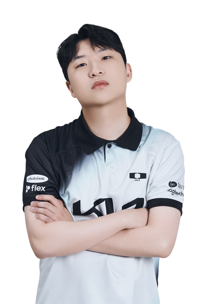 디플러스 기아 ‘황제’ 곽준혁도 자신의 개인전 첫 우승을 밀라노FC 팀컬러로 달성했다. 사진 | 넥슨