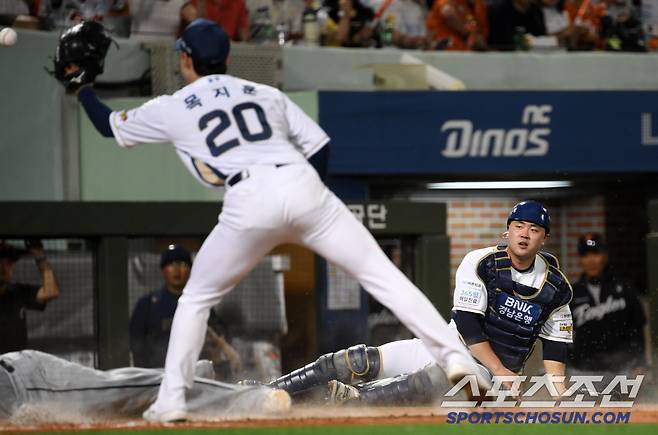 6회 폭투가 뼈아팠다.