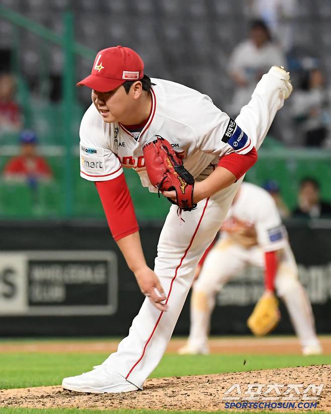 13일 인천 SSG랜더스필드에서 열린 SSG 랜더스와 NC 다이노스의 경기. SSG 이로운이 역투하고 있다. 인천=박재만 기자 pjm@sportschosun.com/2025.05.13/