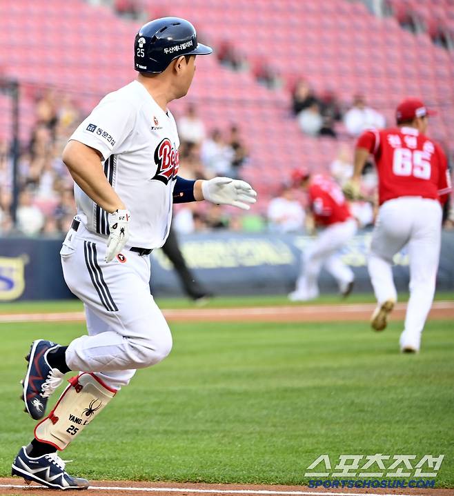이어진 1회말, 양의지가 날린 타구가 최정에게로 향했다