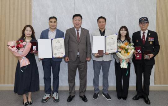 무공훈장 전수. 청주시 제공