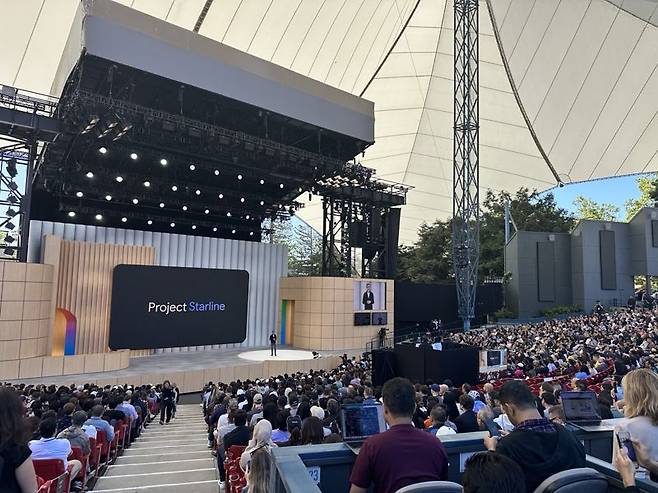 구글이 20일(현지시간) 미국 캘리포니아주 마운틴뷰 본사에서 연례개발자회의(I/O)를 개최하고 자사의 최신 인공지능(AI) 모델 '제미나이'를 이용한 다양한 새로운 기능을 선보였다. 사진=홍창기 기자