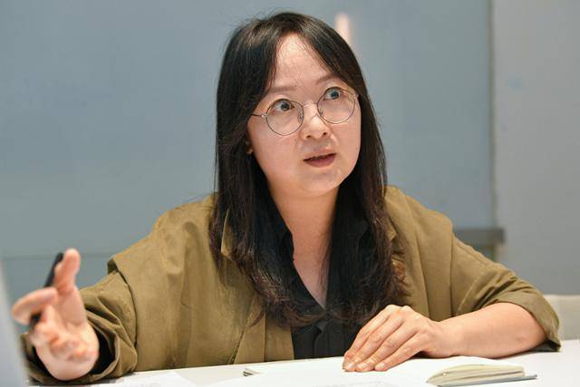 박선영 언론노조 방송작가지부 수석부지부장이 20일 서울 중구 한국일보에서 인터뷰를 하고 있다. 남동균 인턴기자