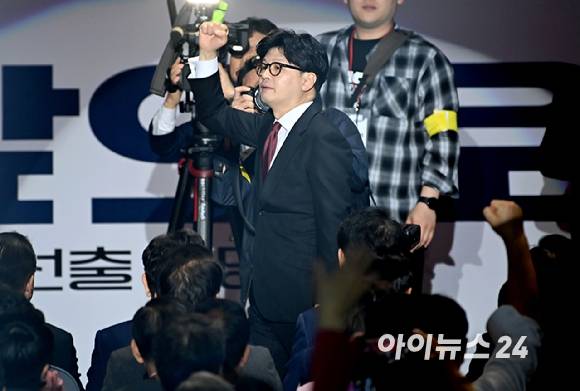 한동훈 국민의힘 대선 경선 후보가 3일 오후 경기 일산 킨텍스에서 열린 제5차 전당대회에 입장하고 있다. [사진=곽영래 기자]